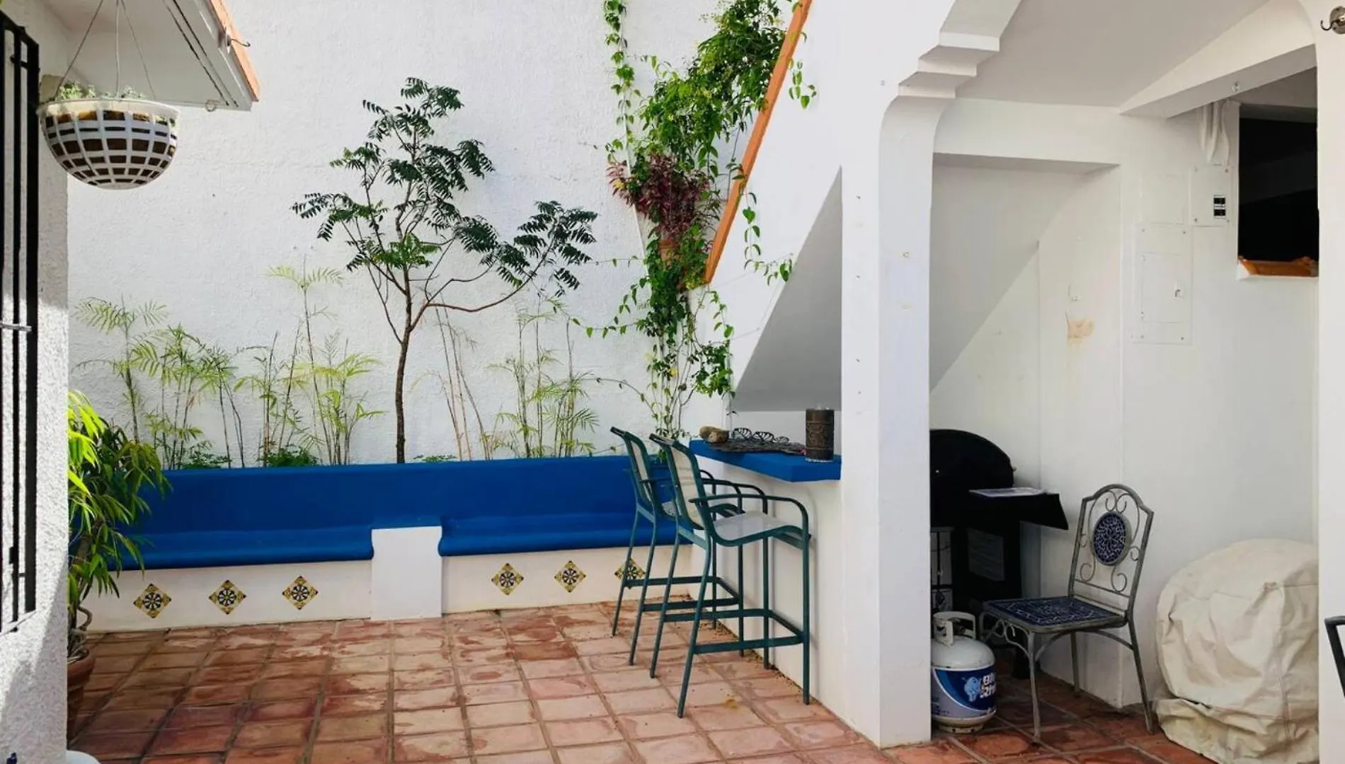 Bright & Airy Spanish Villa Steps To Sand Gen Ac - Main House San Juan Holiday home